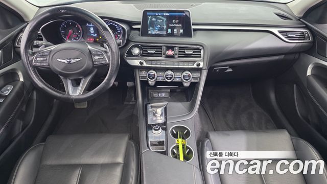 Genesis G70 — interior