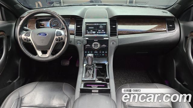 Ford Taurus — interior