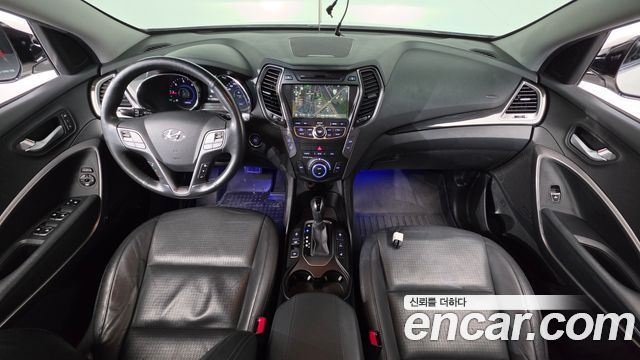Hyundai Santa Fe — interior