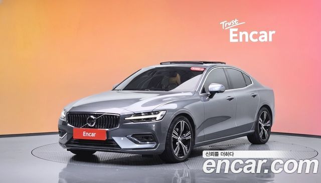 Volvo S60 — exterior