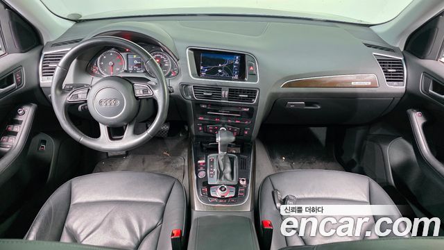 Audi Q5 — interior