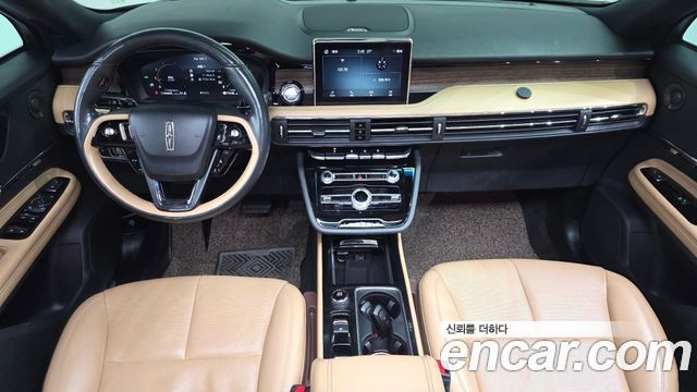 Lincoln Corsair — interior