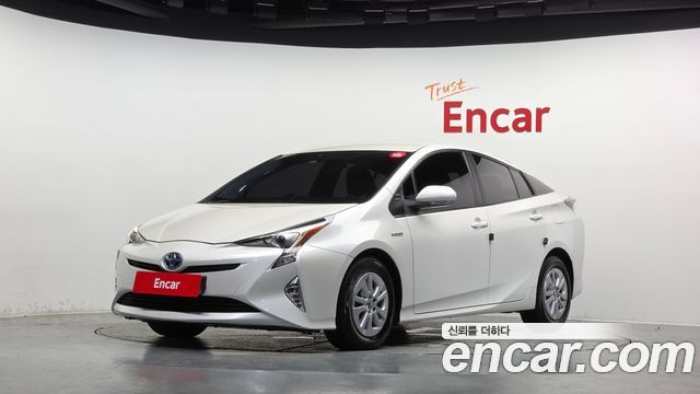 Toyota Prius — exterior