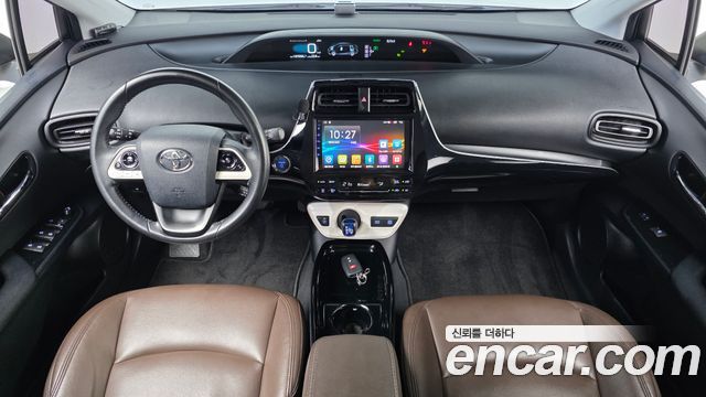 Toyota Prius — interior