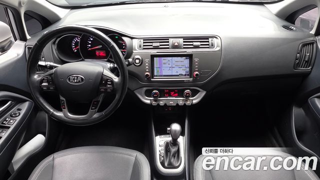Kia Pride — interior