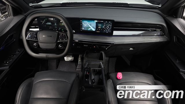 KG Mobility Musso — interior