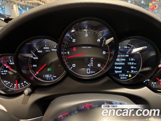 Porsche Cayenne — interior