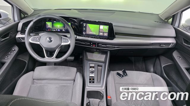 Volkswagen Golf — interior