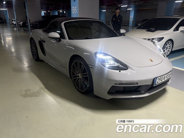 Porsche 718 — exterior