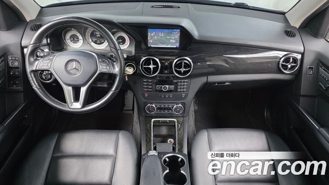 Mercedes-Benz GLK-Class — interior