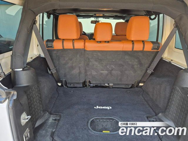 Jeep Wrangler — interior