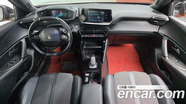 Peugeot 2008 — interior