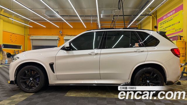 BMW X5M — interior
