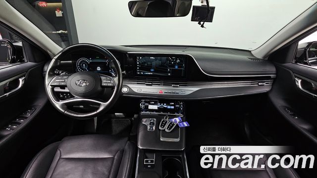 Hyundai Grandeur — interior