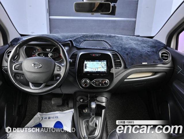 Renault Korea QM3 — interior