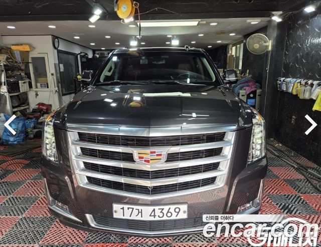 Cadillac Escalade — exterior
