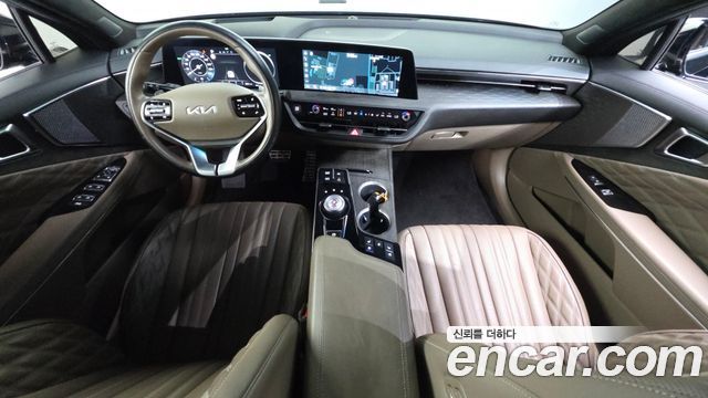 Kia K8 — interior