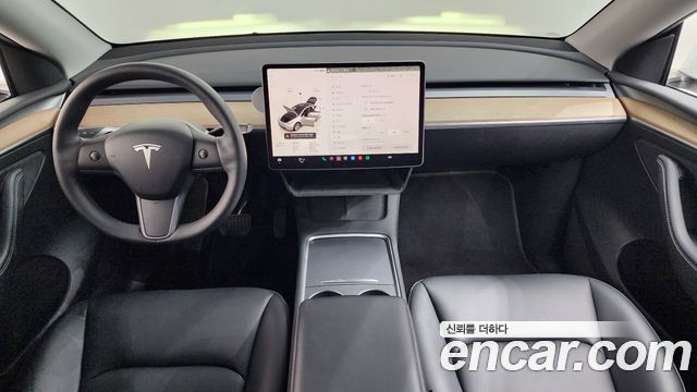Tesla Model Y — interior