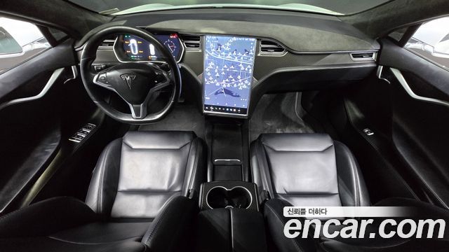 Tesla Model S — interior