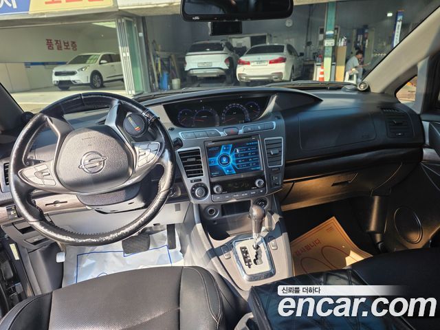 KG Mobility Korando — interior