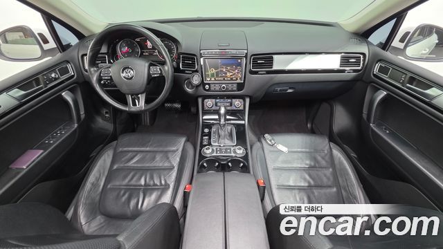 Volkswagen Touareg — interior