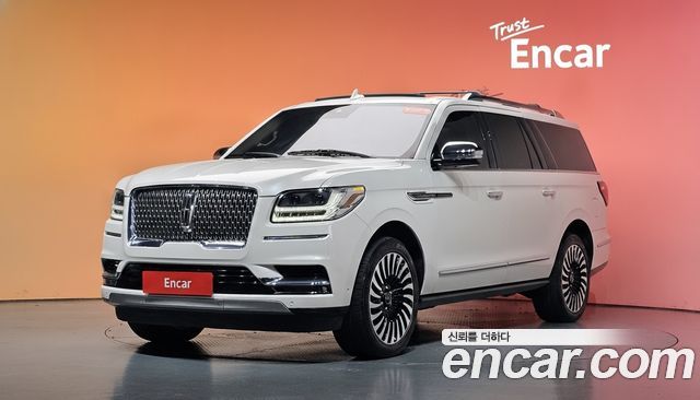 Lincoln Navigator — exterior