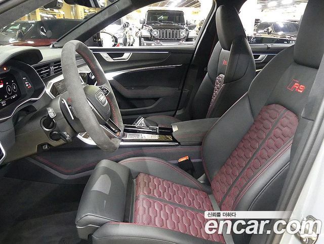 Audi RS6 — interior