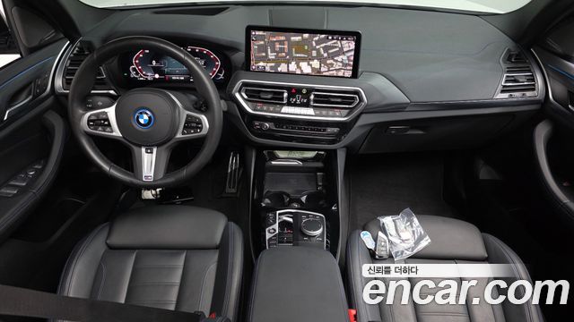 BMW iX3 — interior