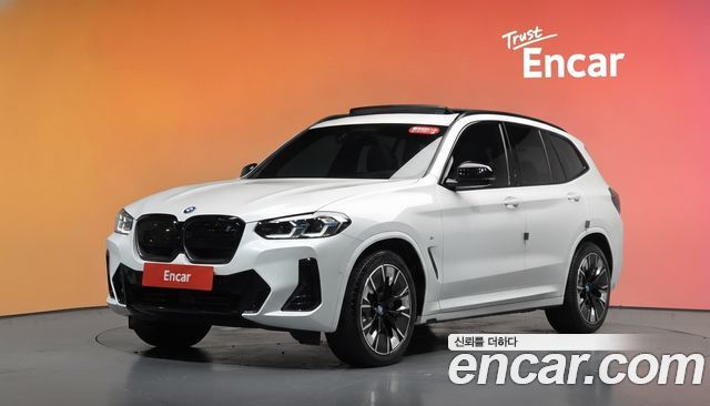 BMW iX3 — exterior