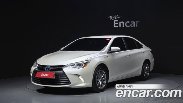 Toyota Camry — exterior