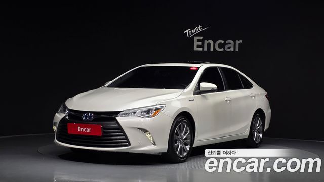Toyota Camry — exterior