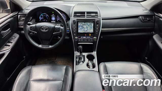 Toyota Camry — interior