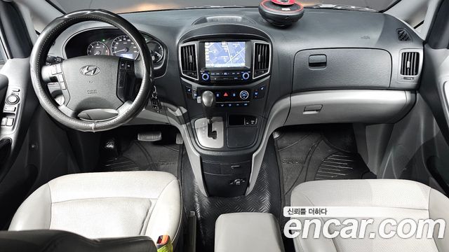 Hyundai Starex — interior