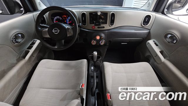 Nissan Cube — interior
