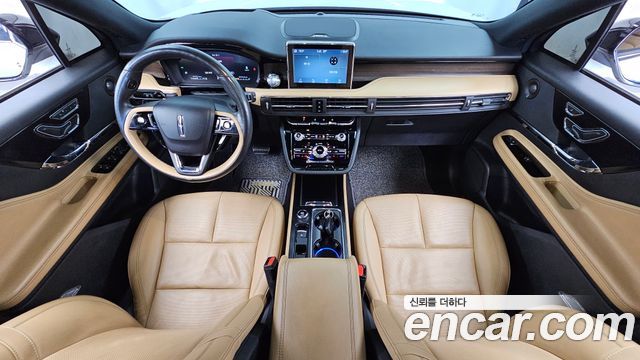 Lincoln Corsair — interior