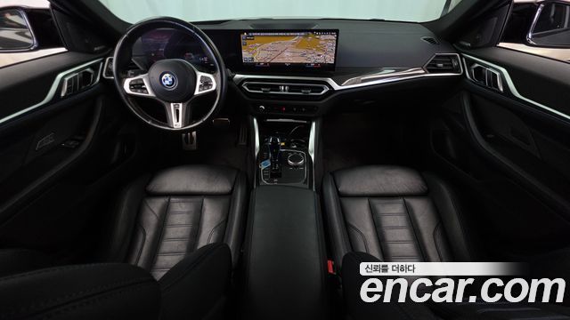BMW i4 — interior
