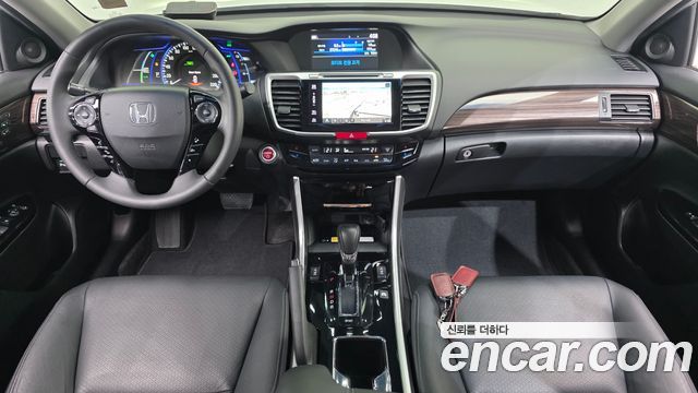 Honda Accord — interior