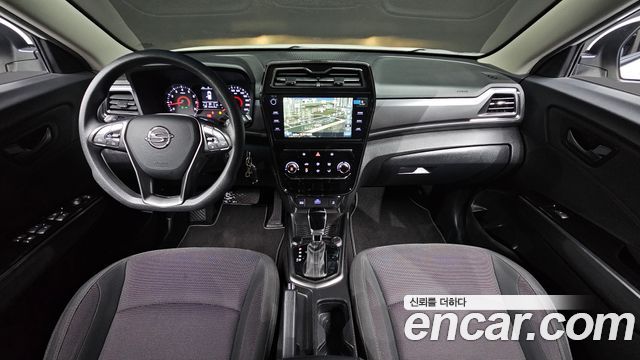 KG Mobility Tivoli — interior
