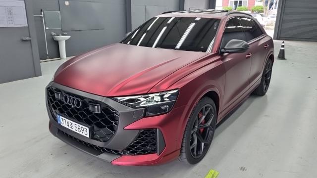 Audi RSQ8 — exterior