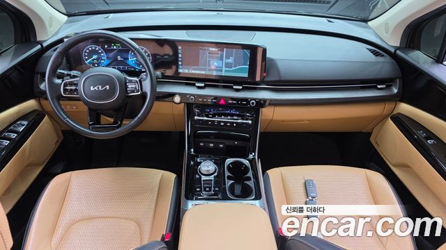 Kia Carnival — interior