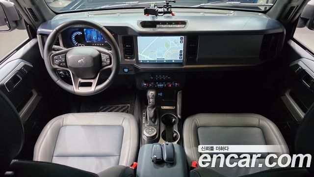 Ford Bronco — interior