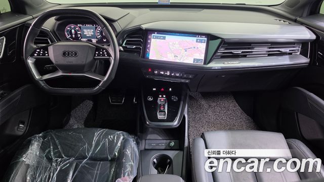 Audi Q4 e-tron — interior