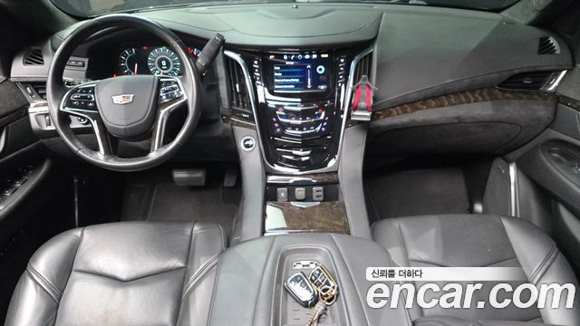 Cadillac Escalade — interior