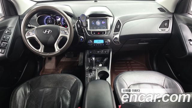 Hyundai Tucson — interior