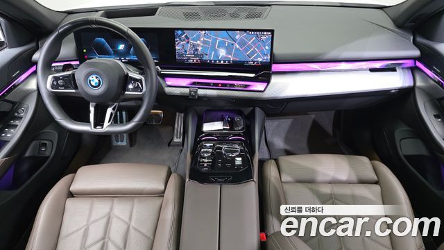 BMW i5 — interior
