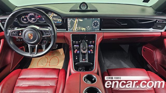 Porsche Panamera — interior