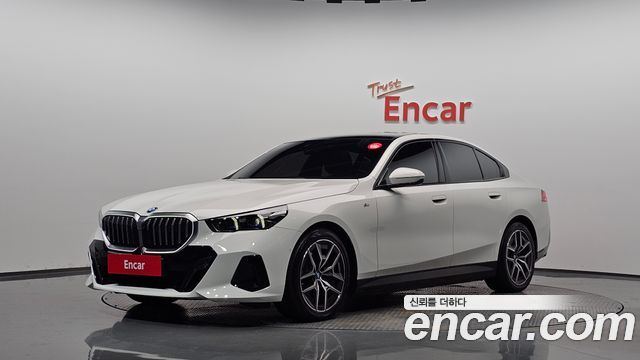 BMW i5 — exterior