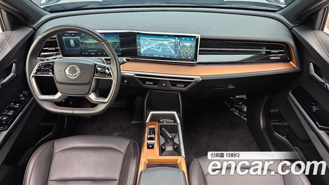 KG Mobility Torres — interior