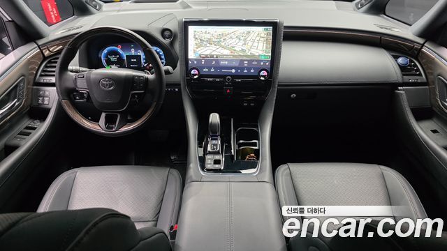 Toyota Alphard — interior
