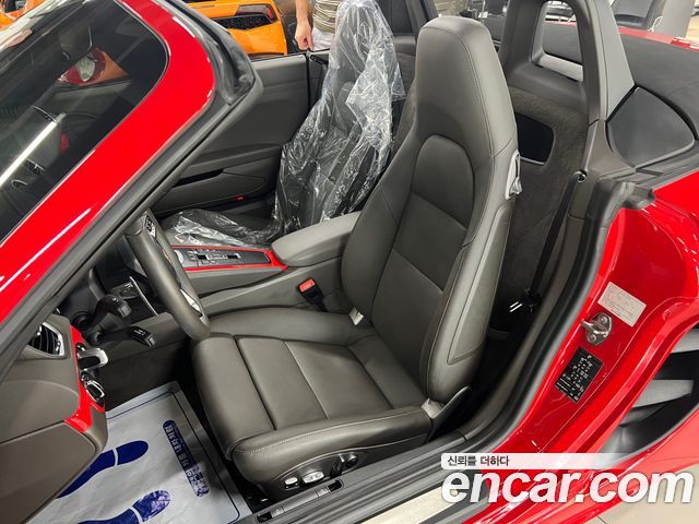 Porsche 718 — interior